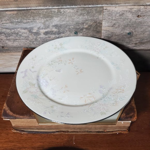 Lenox April Dinner Plate - 1980's Pastel Flowers with Platinum Rim - Picture 6 of 6
